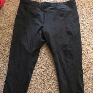Avia black capris